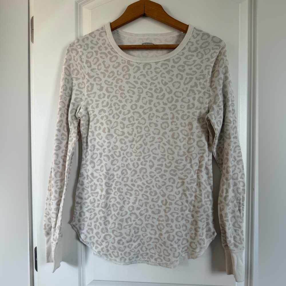Old Navy Women's Beige Leopard Thermal Waffle Knit Top